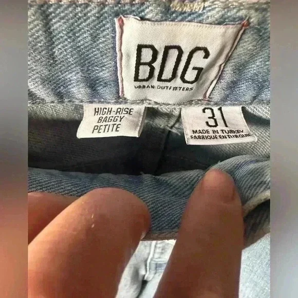 Urban Outfitters BDG size 31 high rise baggy petite distressed denim jeans. - Picture 3 of 10